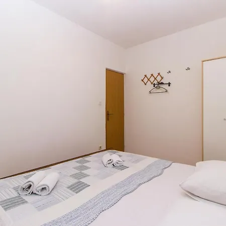 Apartment House Periska - 4